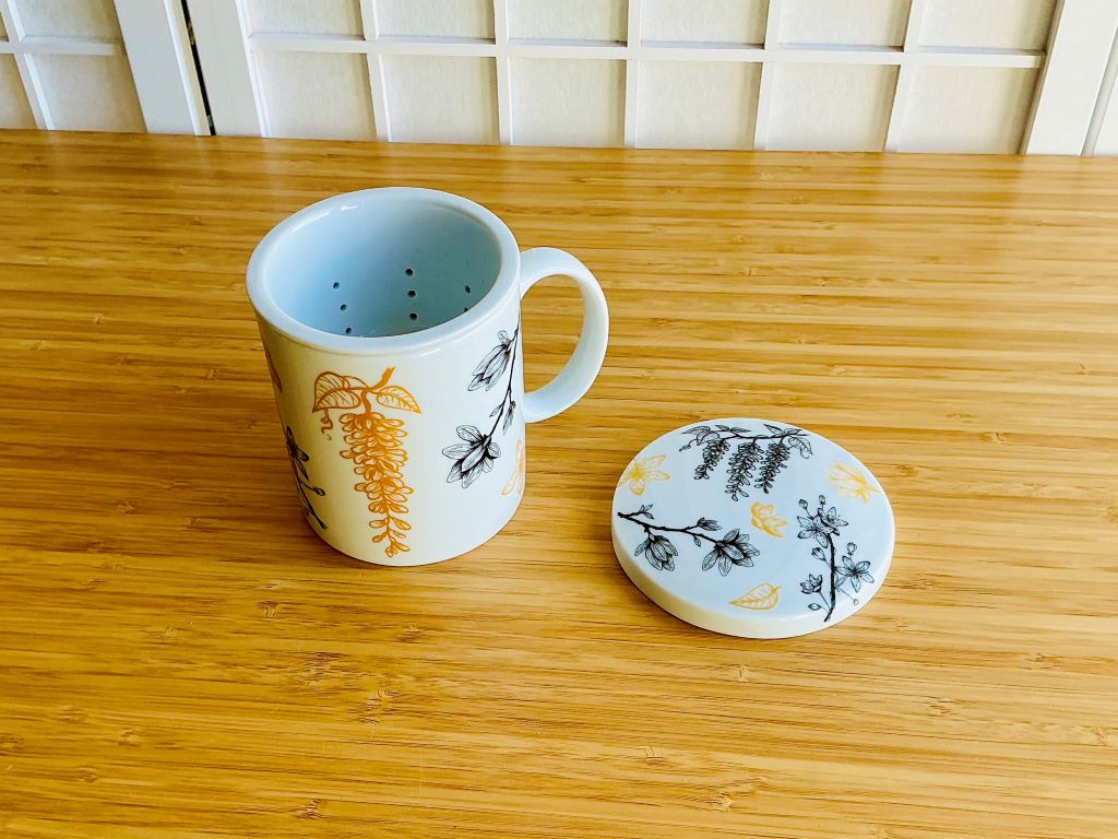 Mug "Spring Japan" with infuser and lid 300 ml