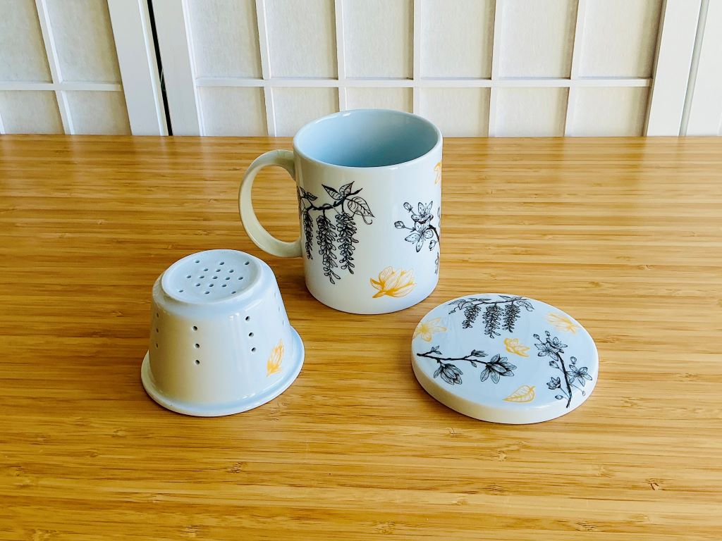 Mug "Spring Japan" with infuser and lid 300 ml