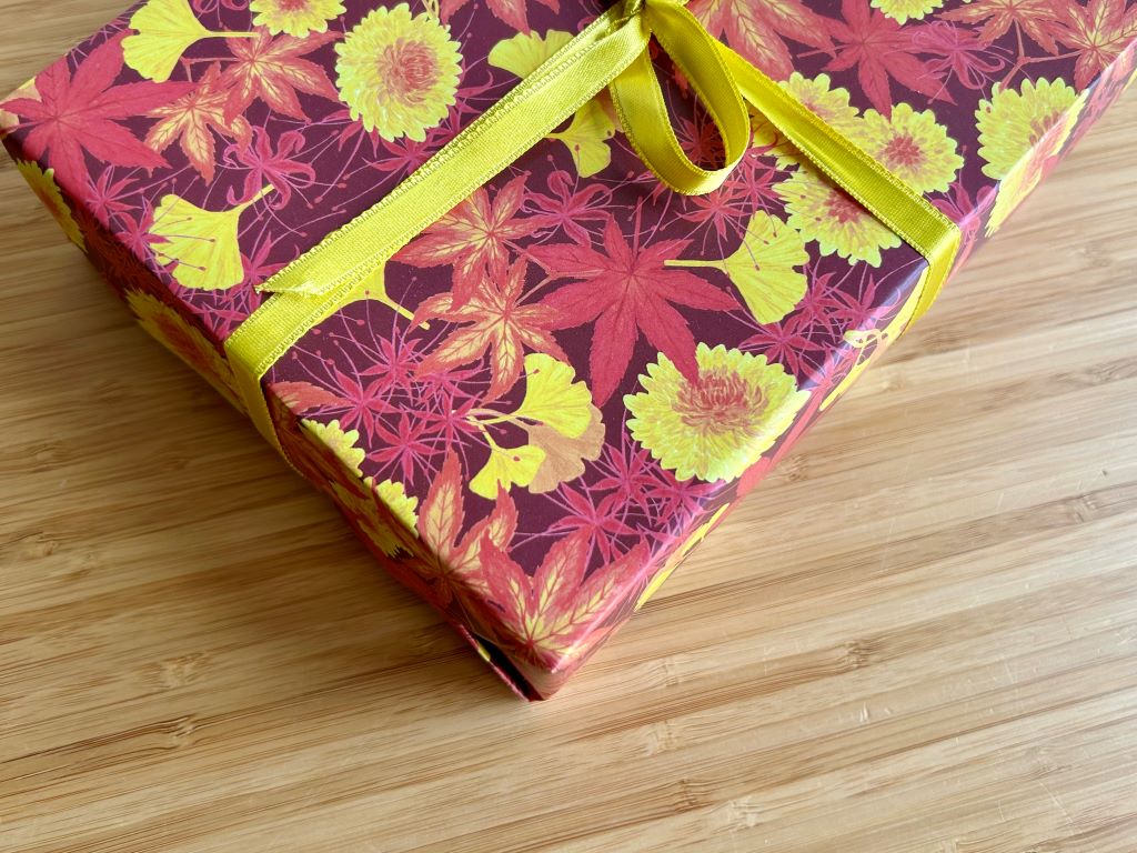 Wrapping paper "Autumn-colored park" 475 x 680 mm