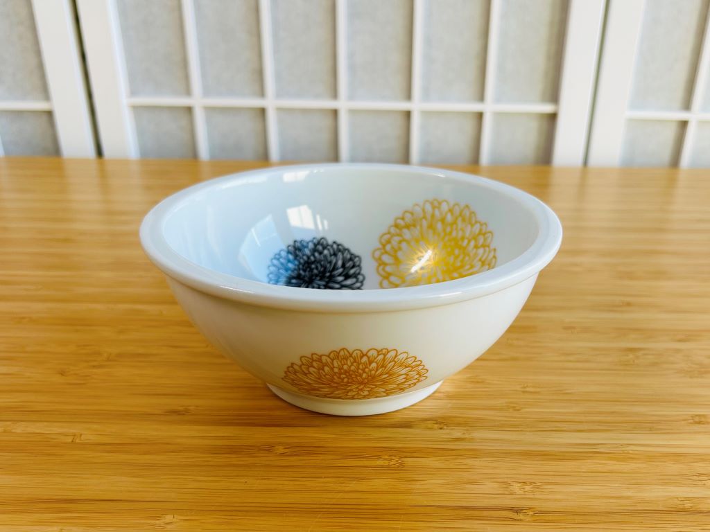 Large bowl "Chrysanthemum" with gold, diameter 16 cm