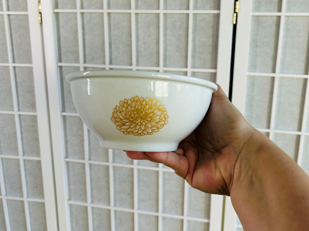 Large bowl "Chrysanthemum" with gold, diameter 16 cm