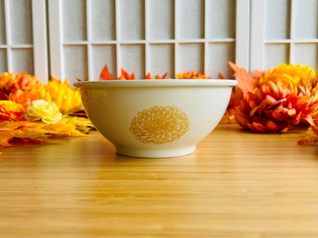 Large bowl "Chrysanthemum" with gold, diameter 16 cm