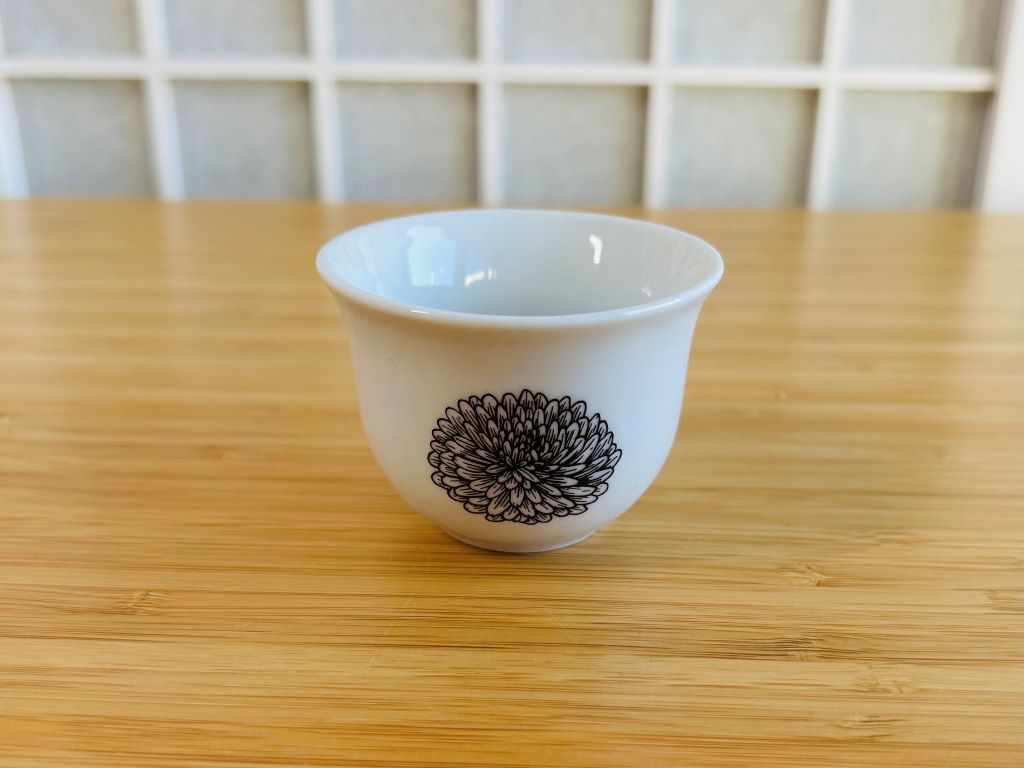 Sake- und Teetasse „Chrysantheme“ 50 ml