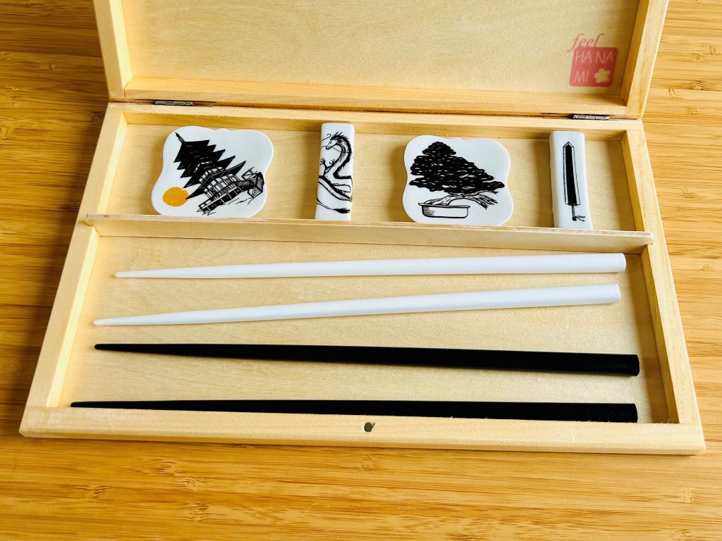 "Pagoda" wooden box for chopsticks and chopstick rests