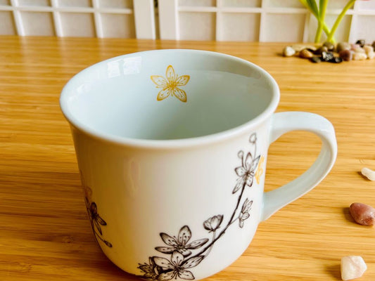 large mug + spoon set "Sakura" with gold