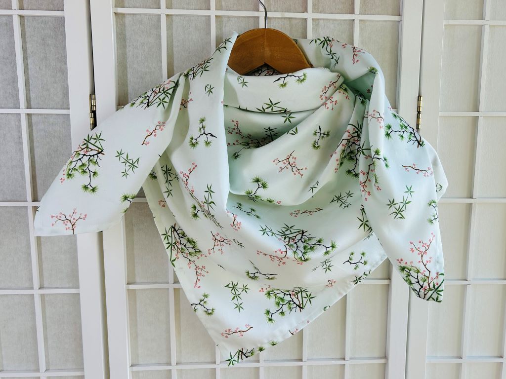 Large scarf "Three Friends of Winter" 100x100 cm