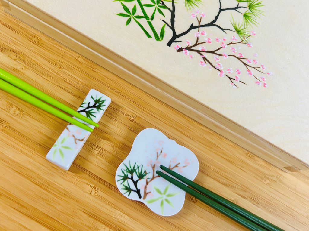 Gift set "Three Winter Friends" for chopsticks and rests