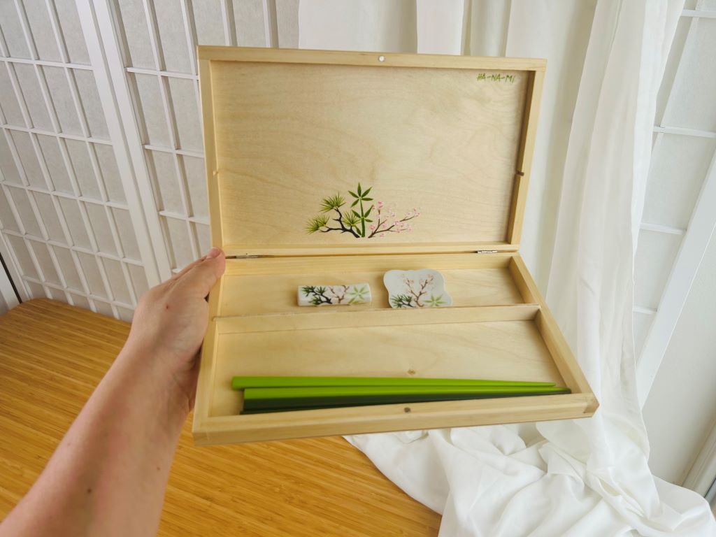 Gift set "Three Winter Friends" for chopsticks and rests