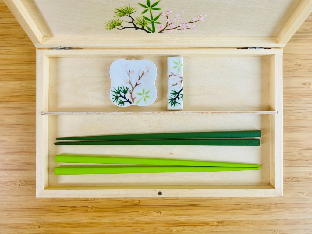 Gift set "Three Winter Friends" for chopsticks and rests