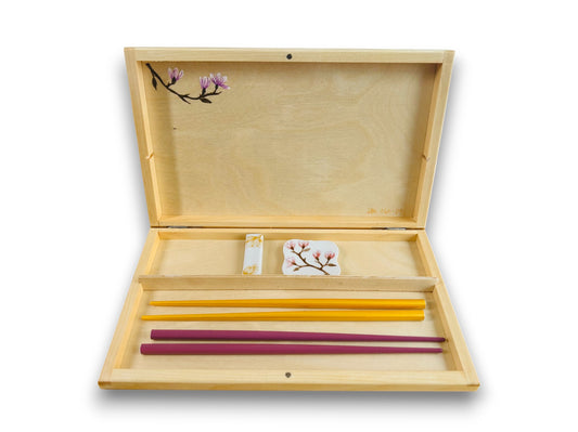Geschenkset „Duft eines Frühlingstraums“ für Essstäbchen und Essstäbchenbänkchen