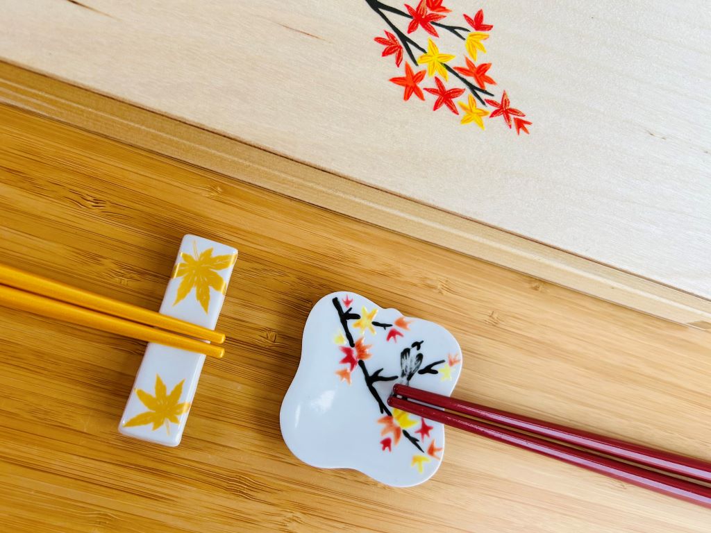 Geschenkset „Herbstabend“ für Essstäbchen und Stäbchenablagen