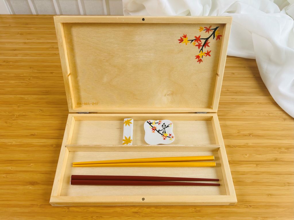Geschenkset „Herbstabend“ für Essstäbchen und Stäbchenablagen