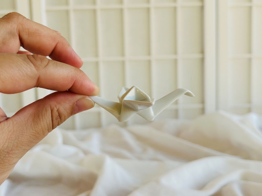 Porcelain origami crane "White" standing