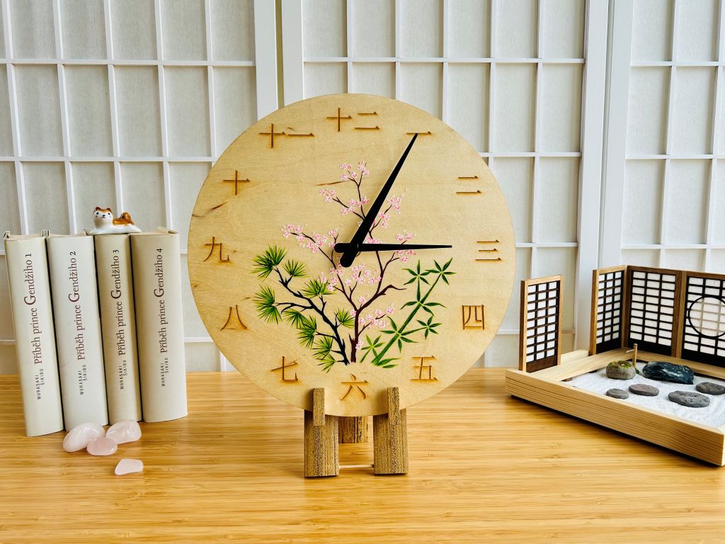 Luxusní dřevěné hodiny "Tři přátelé zimy" 29 cm